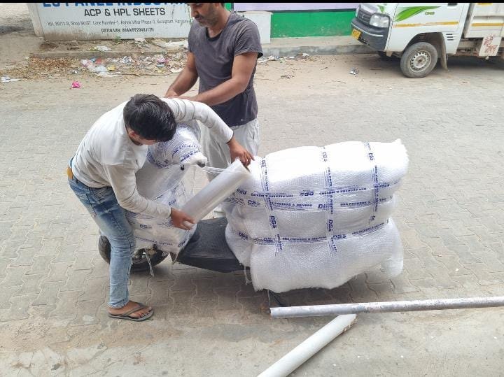 Expert Loading Staff